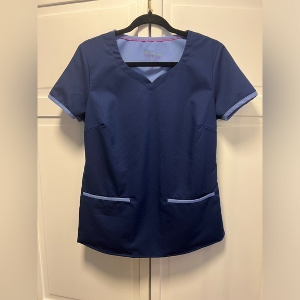 Healing Hands Purple Label Modern Fit Scrub Top Size Women’s Medium Color Blue